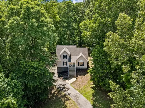 546 Lauren Park Drive Burns TN 37029