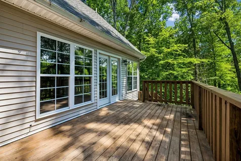 546 Lauren Park Drive Burns TN 37029