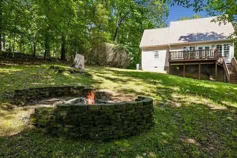 546 Lauren Park Drive Burns TN 37029