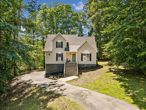 546 Lauren Park Drive Burns TN 37029