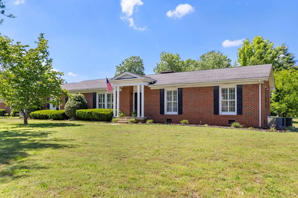 204 Woods Circle Columbia TN 38401