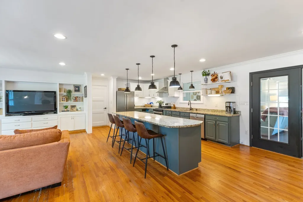 204 Woods Circle Columbia TN 38401
