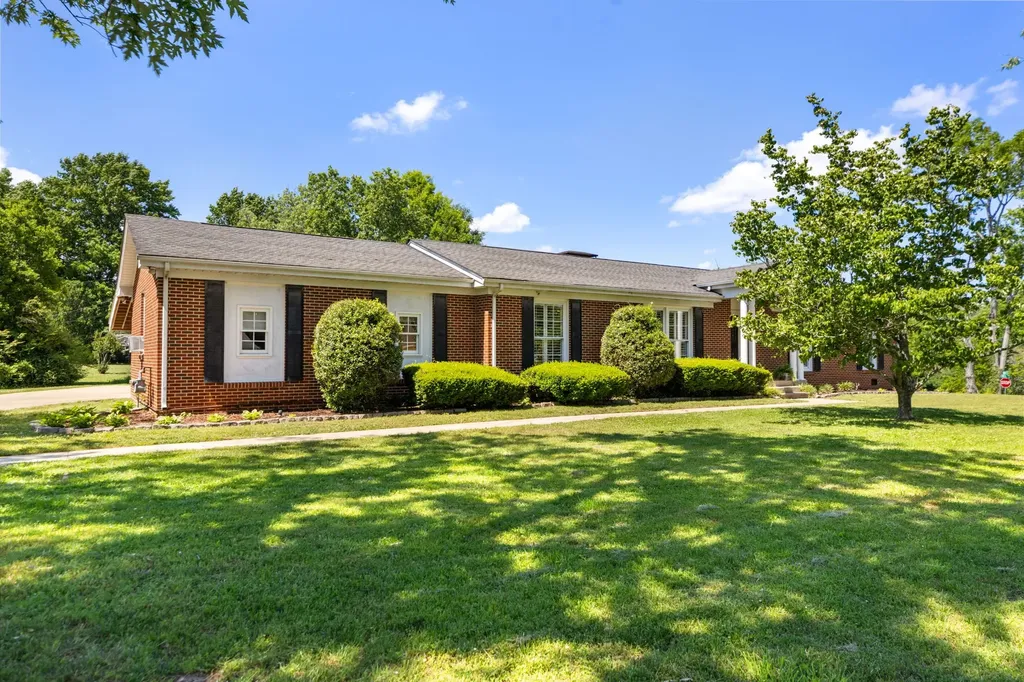 204 Woods Circle Columbia TN 38401