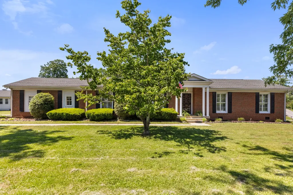 204 Woods Circle Columbia TN 38401