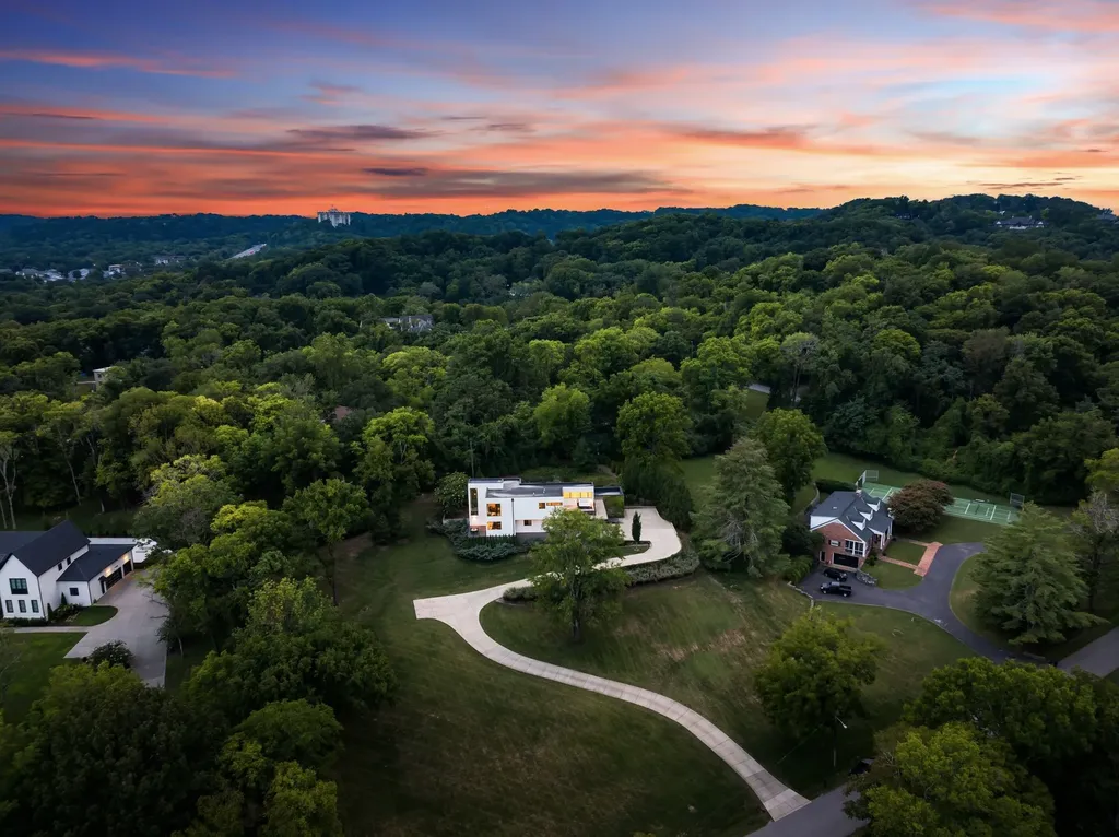 6321 E Valley Road Nashville TN 37205
