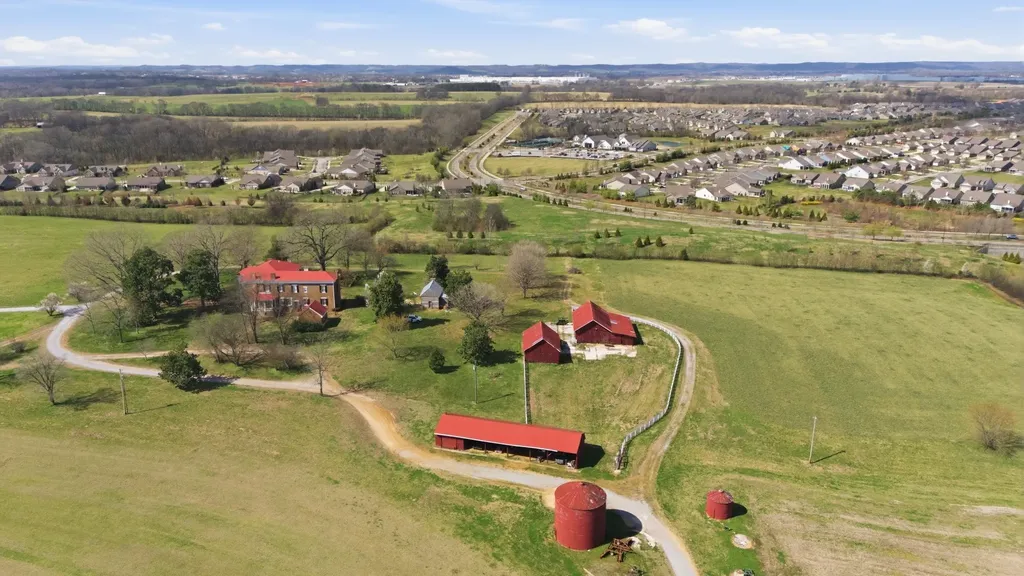 2321 Lawrence Ridge Spring Hill TN 37174
