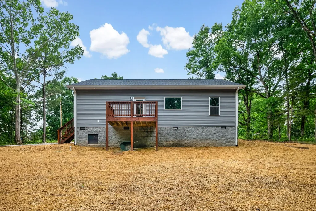 690 Brazzle Road Waverly TN 37185