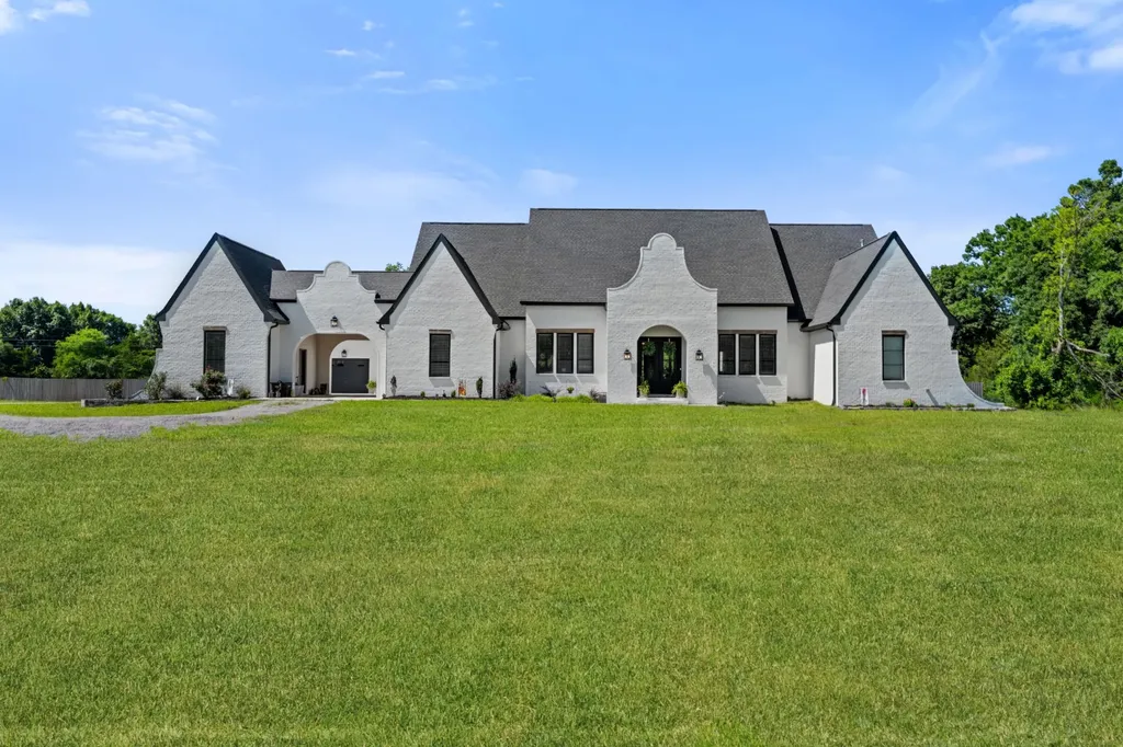 4035 Christiana Hoovers Gap Road Christiana TN 37037