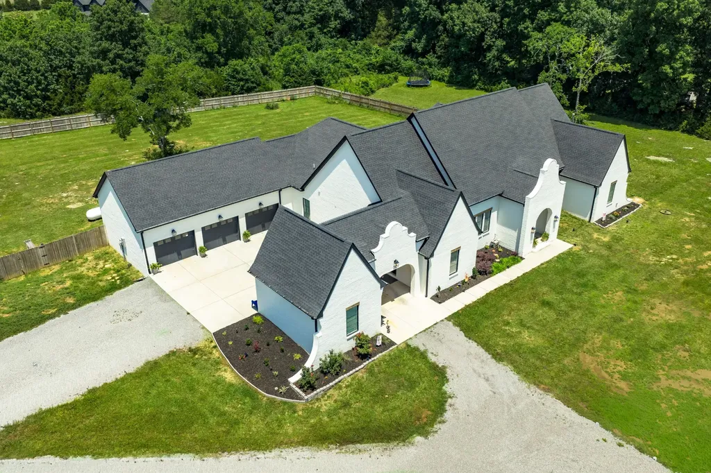 4035 Christiana Hoovers Gap Road Christiana TN 37037