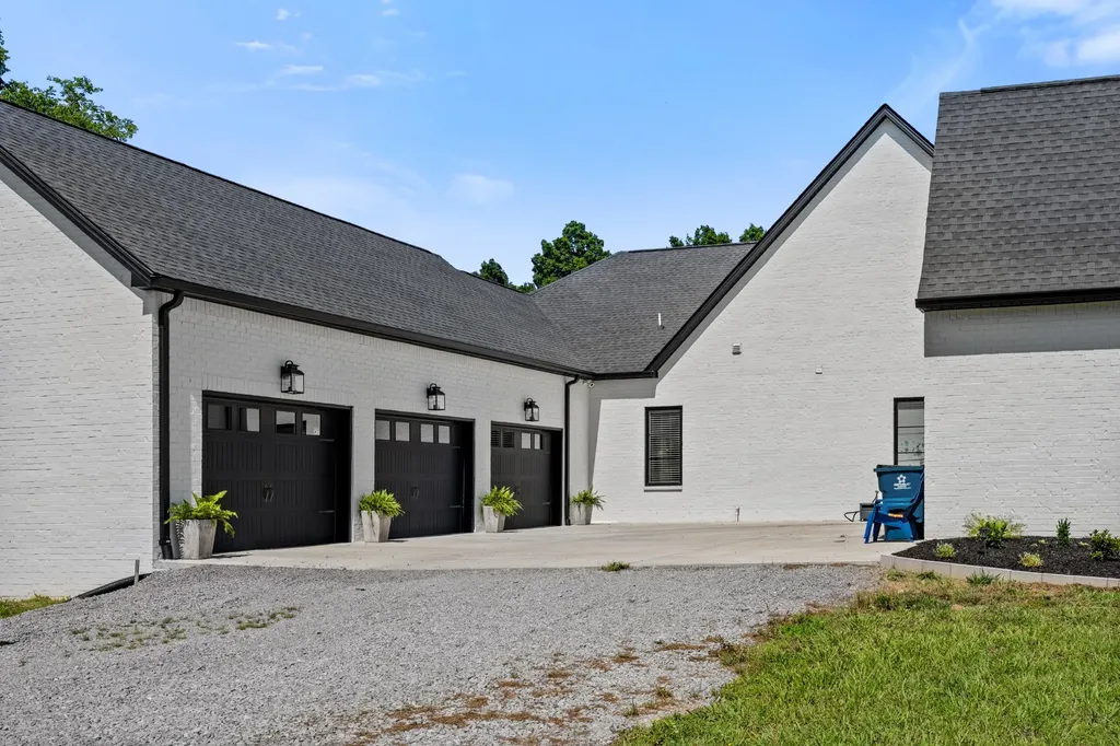 4035 Christiana Hoovers Gap Road Christiana TN 37037