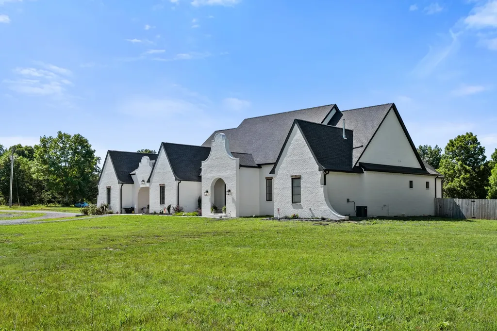 4035 Christiana Hoovers Gap Road Christiana TN 37037