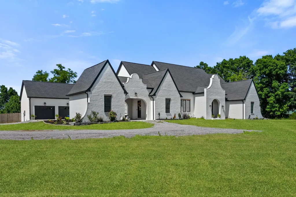 4035 Christiana Hoovers Gap Road Christiana TN 37037