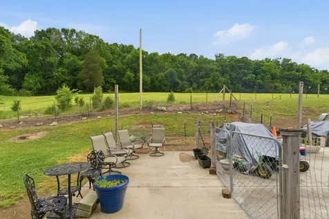 615 Rogues Fork Road Bethpage TN 37022