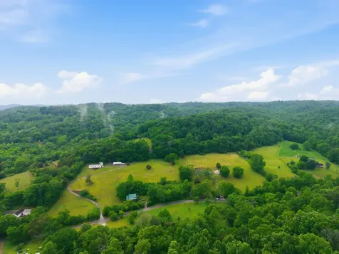 615 Rogues Fork Road Bethpage TN 37022