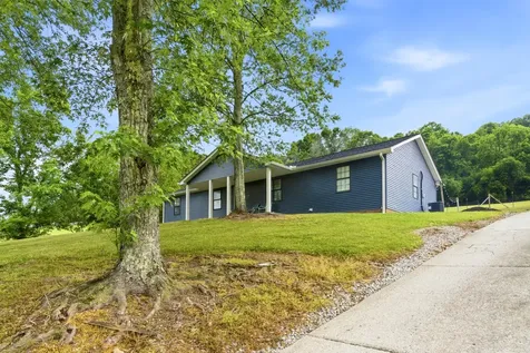 615 Rogues Fork Road Bethpage TN 37022