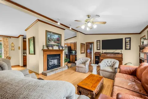 593 Rogues Fork Road Bethpage TN 37022