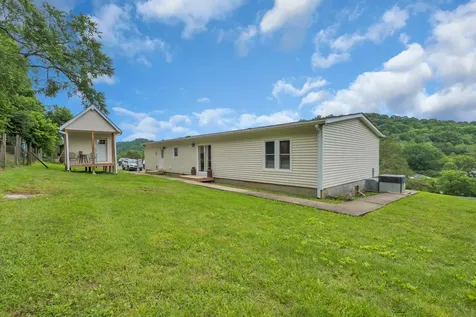 593 Rogues Fork Road Bethpage TN 37022
