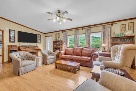593 Rogues Fork Road Bethpage TN 37022