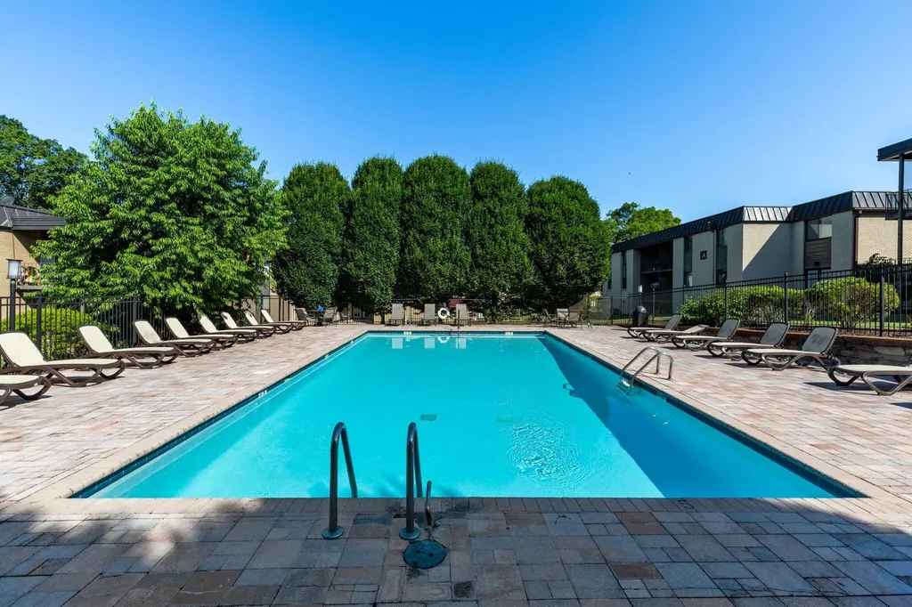 6680 Charlotte Pike Nashville TN 37209