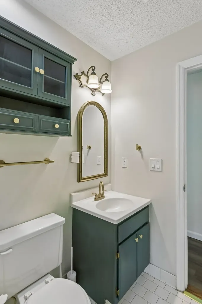 4337 Central Valley Drive Hermitage TN 37076