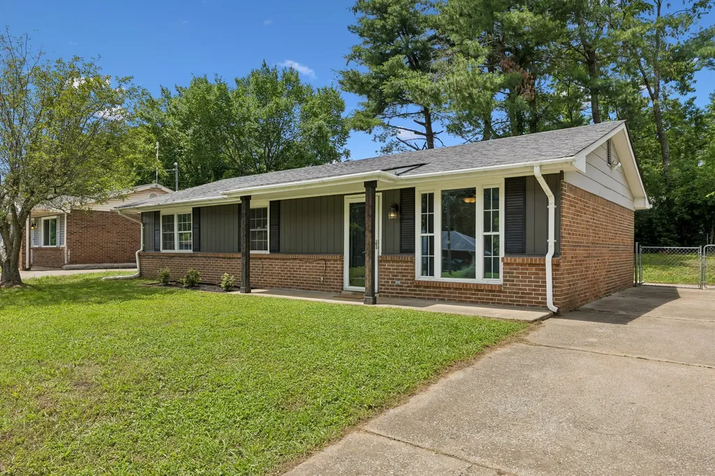 4337 Central Valley Drive Hermitage TN 37076