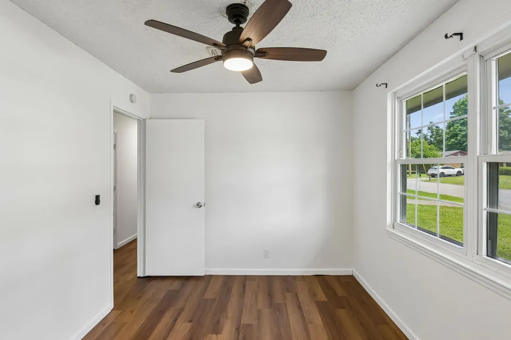4337 Central Valley Drive Hermitage TN 37076