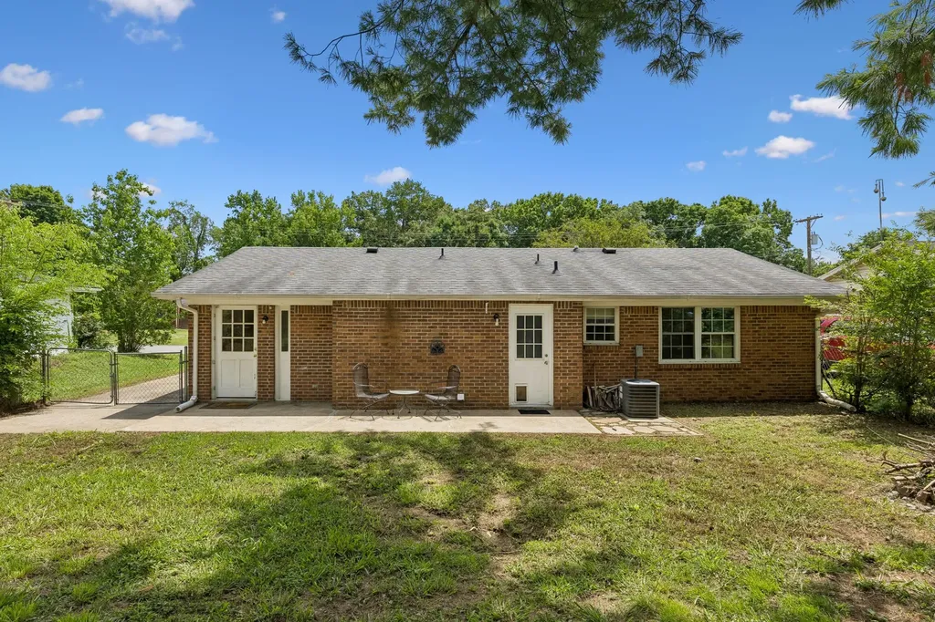 4337 Central Valley Drive Hermitage TN 37076