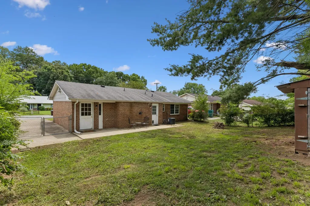 4337 Central Valley Drive Hermitage TN 37076