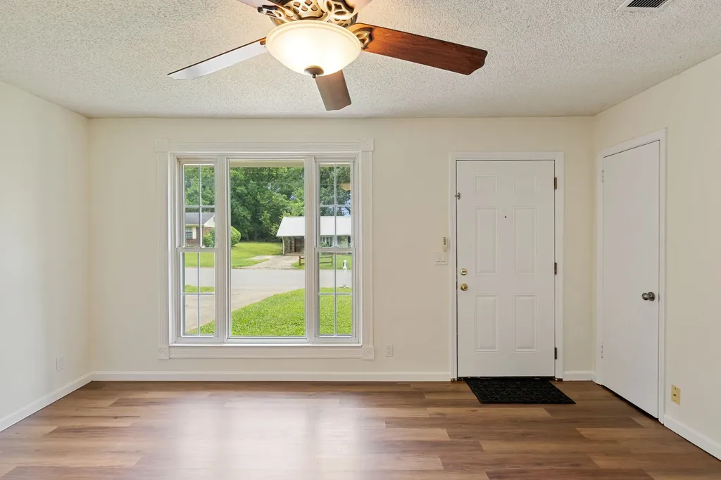 4337 Central Valley Drive Hermitage TN 37076