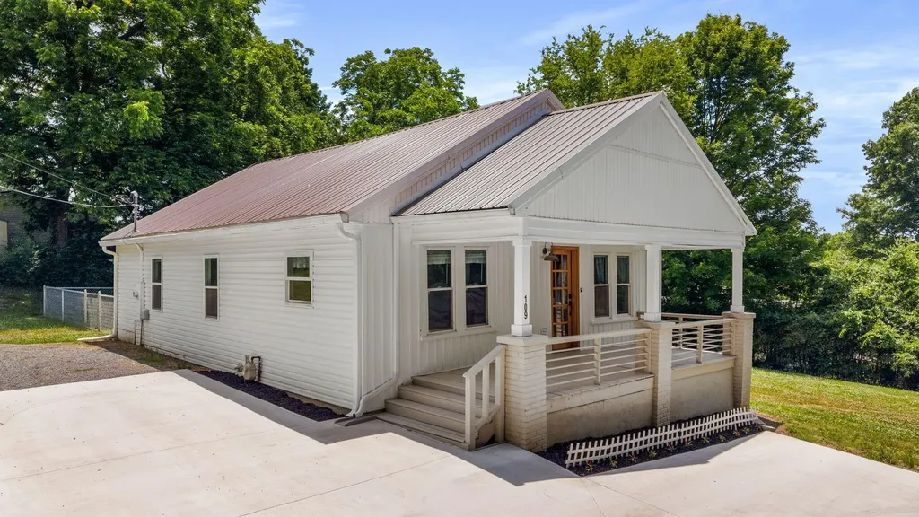 109 Frankfort Street Athens TN 37303