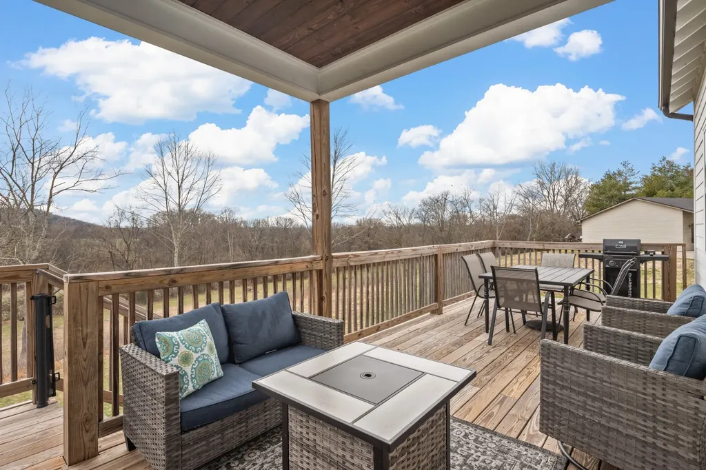 1233 Hartsfield Drive Columbia TN 38401