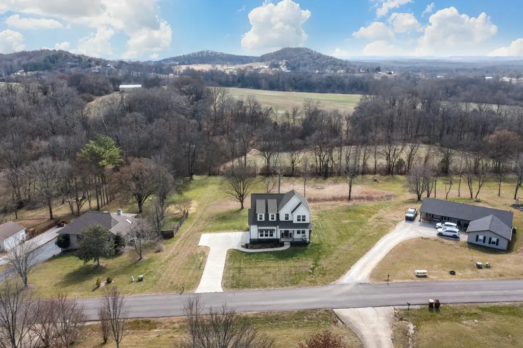 1233 Hartsfield Drive Columbia TN 38401