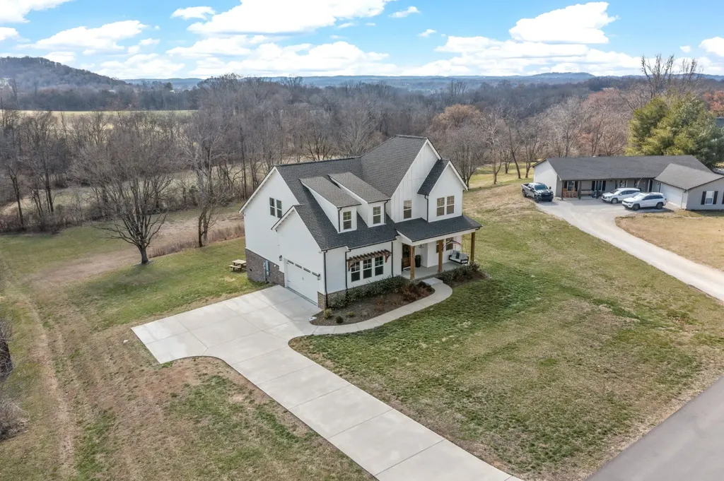 1233 Hartsfield Drive Columbia TN 38401