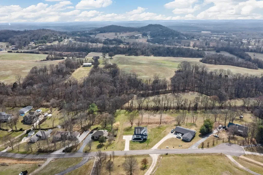 1233 Hartsfield Drive Columbia TN 38401