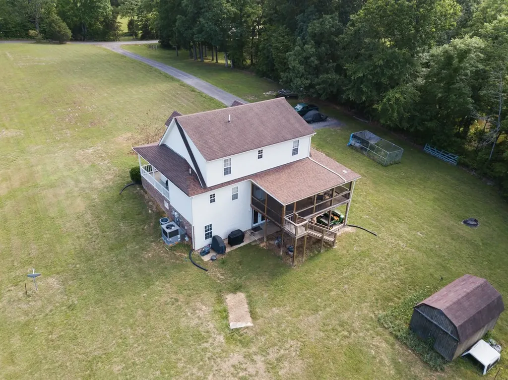 225 Sherman Road Charlotte TN 37036