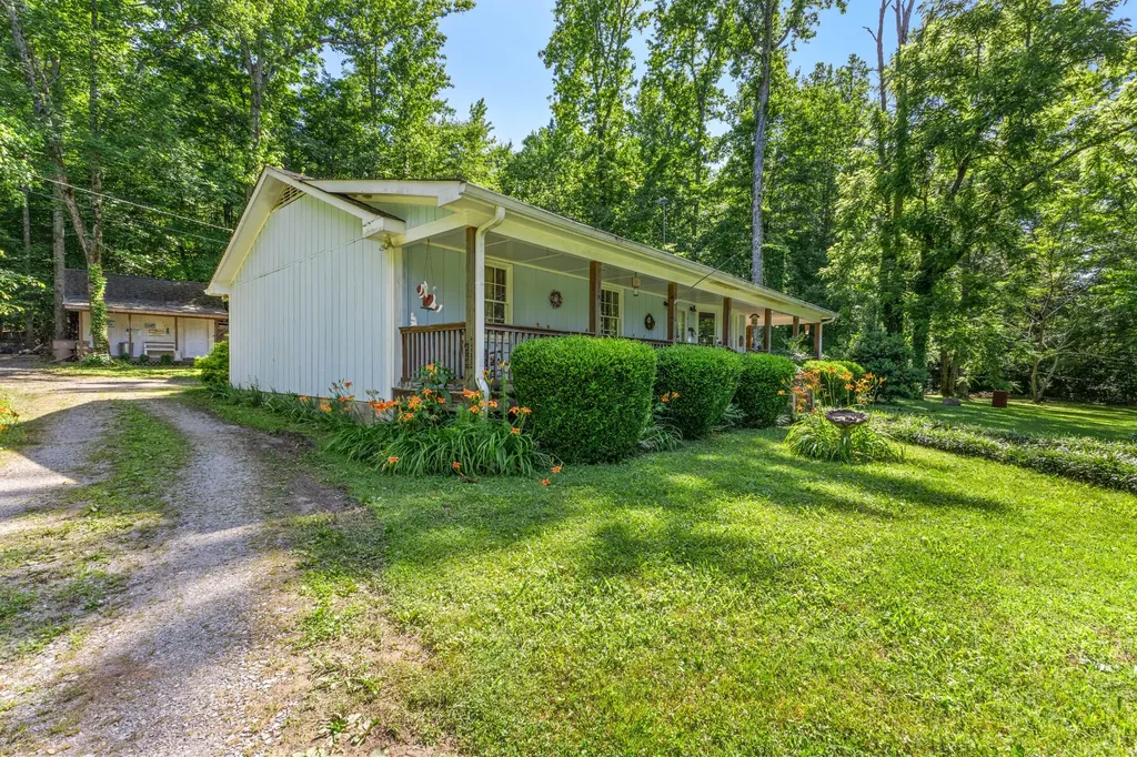 1611 Harpeth Crossing Ashland City TN 37015