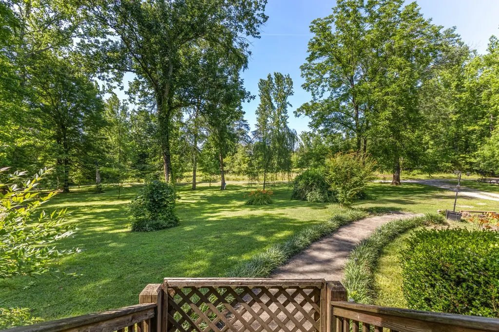 1611 Harpeth Crossing Ashland City TN 37015