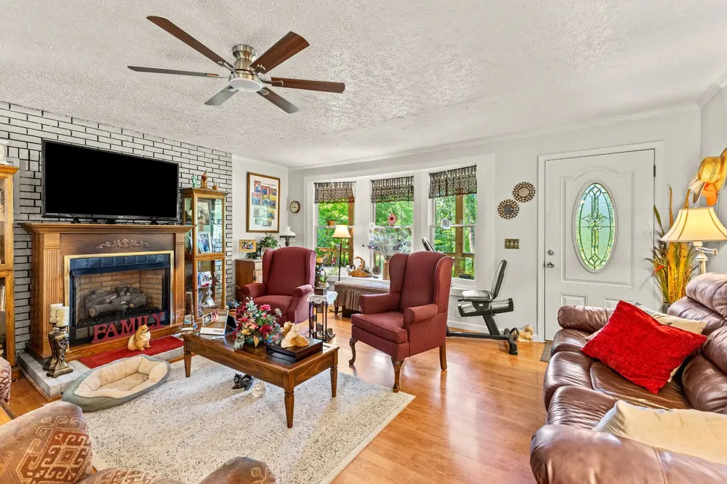 1611 Harpeth Crossing Ashland City TN 37015