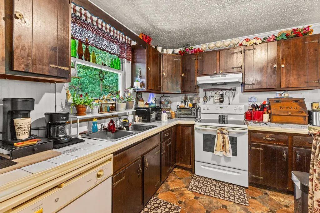 1611 Harpeth Crossing Ashland City TN 37015
