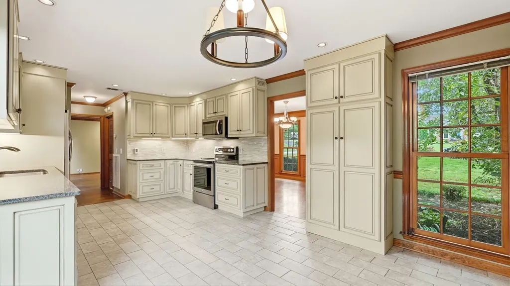 105 S Chestnut Hendersonville TN 37075