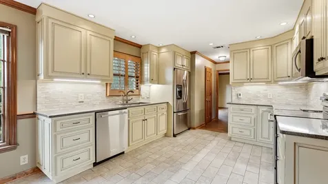 105 S Chestnut Hendersonville TN 37075
