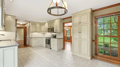 105 S Chestnut Hendersonville TN 37075