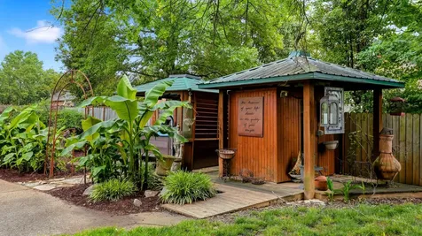 105 S Chestnut Hendersonville TN 37075