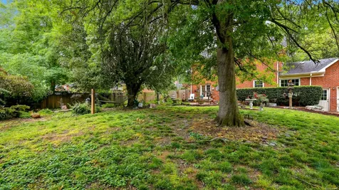 105 S Chestnut Hendersonville TN 37075