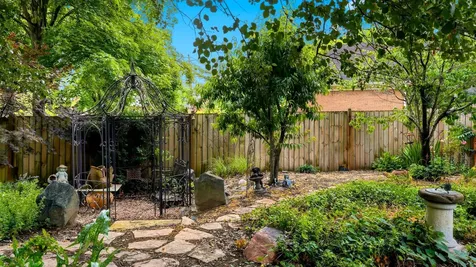 105 S Chestnut Hendersonville TN 37075