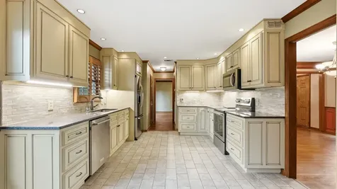 105 S Chestnut Hendersonville TN 37075