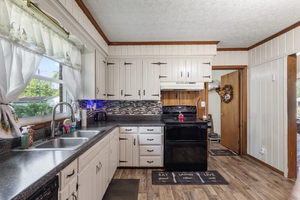 508 Needmore Road Clarksville TN 37040