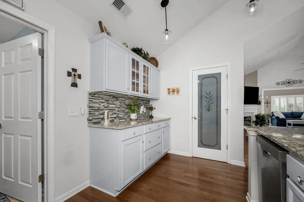 825 S Browns Lane Gallatin TN 37066