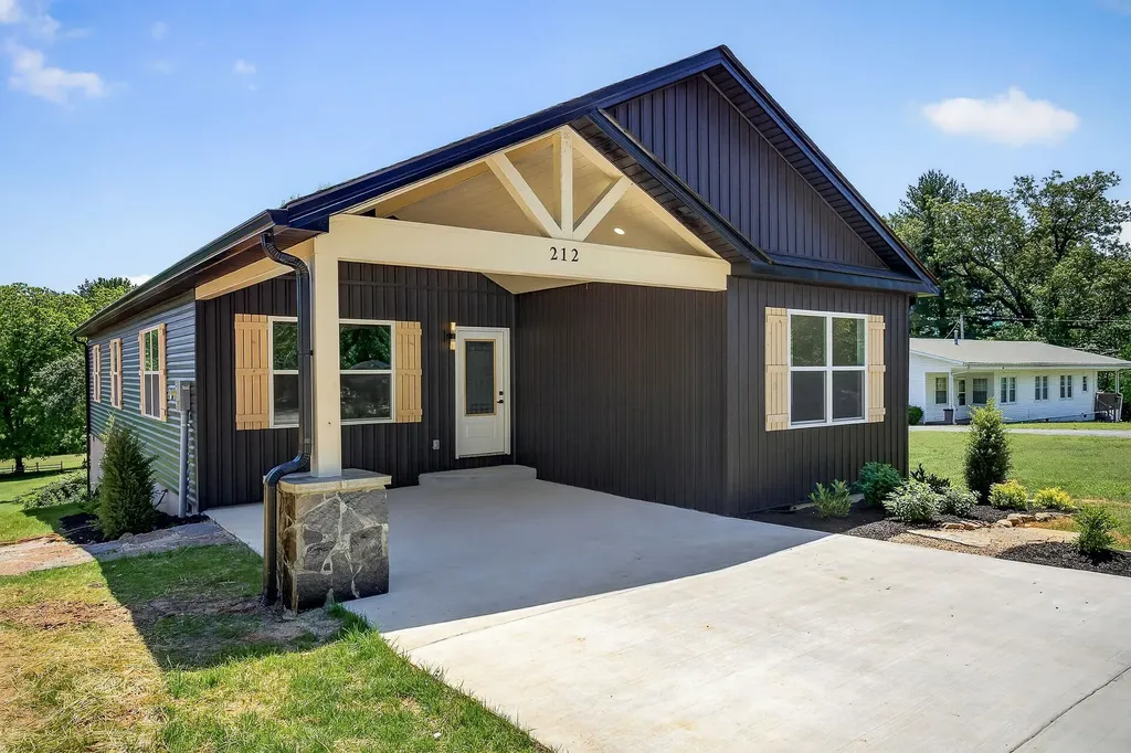 212 Twin Oaks Road Mcminnville TN 37110
