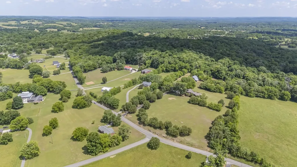 1979 Buck Daniels Road Culleoka TN 38451